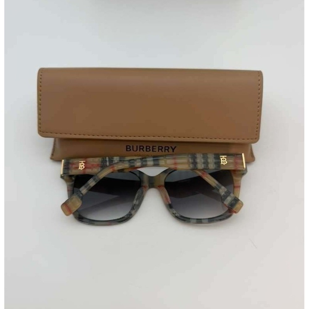 Burberry Check Sunglasses Oversized Plaid Frame Gradient Lens Authentic w/ Case - Picture 4 of 7